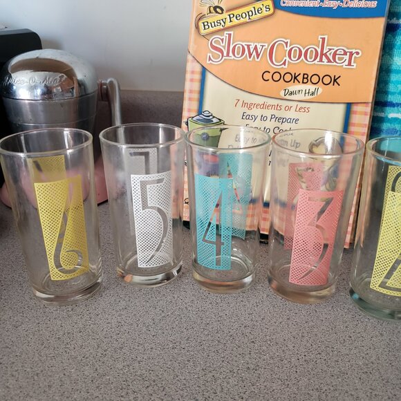 Mid Century Retro Vintage Party Glasses Set 6 Numbered Glasses Juice Tumblers - Picture 6 of 10